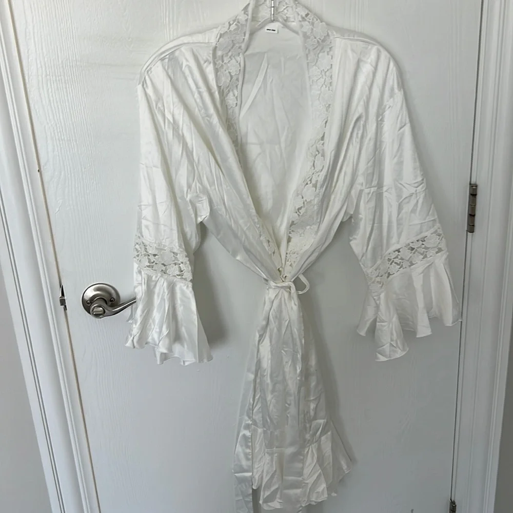 Bridal Robe - Picture 1 of 2